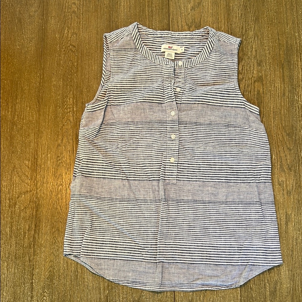 Vineyard Vines Sleeveless Button Down Blouse